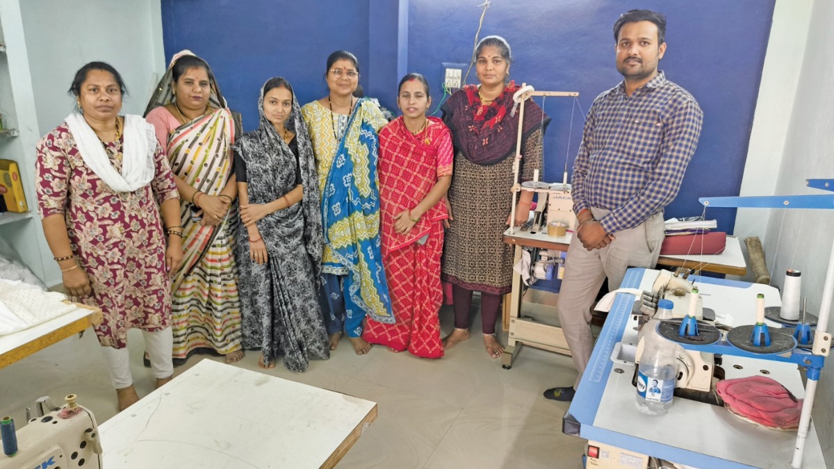 ग्रामीण महिलाओं का सशक्तिकरण: आईसीआईसीआई बैंक के सहयोग से मध्य प्रदेश में सिलाई व्यवसाय को मिली नई उड़ान