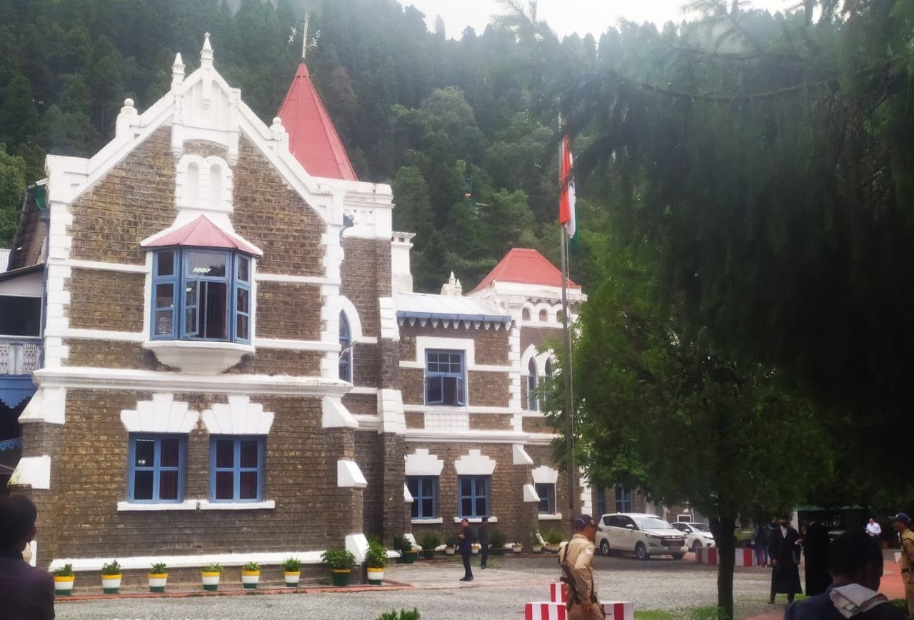 नैनीताल हाईकोर्ट के आदेश पर बड़ी तादाद में जजों के हुए ट्रांसफर