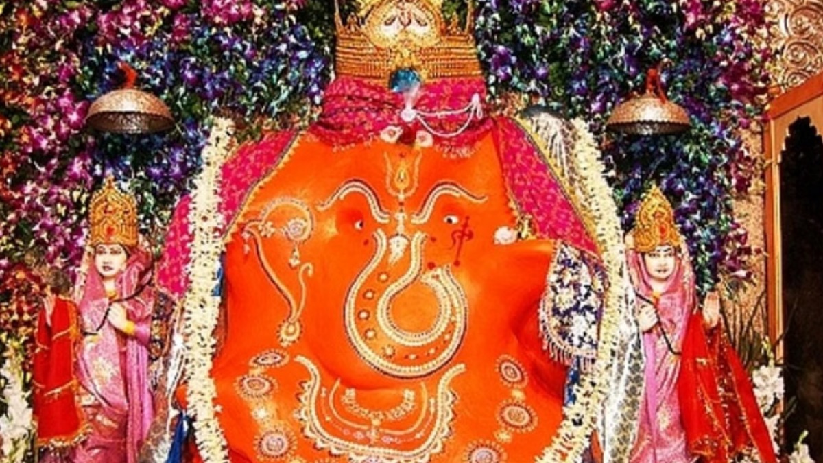खजराना गणेश मंदिर में गणेशोत्सव की तैयारी तेज, भीड़ पर कंट्रोल के लिए ट्रैफिक पुलिस हुई सख्त, जानें पूरा प्लान