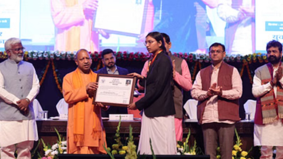यूपी में 20 साल तक होता रहा बंदरबांट, अब युवाओं को मिलेगा उनका हक, नियुक्ति पत्र वितरण समारोह में बोले सीएम योगी
