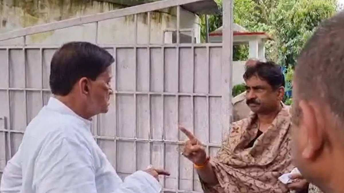 अफसर ने दिखाई उंगली तो नेता जी हो गए उग्र, एमपी में आपस में ही भीड़ गए विधायक और कलेक्टर