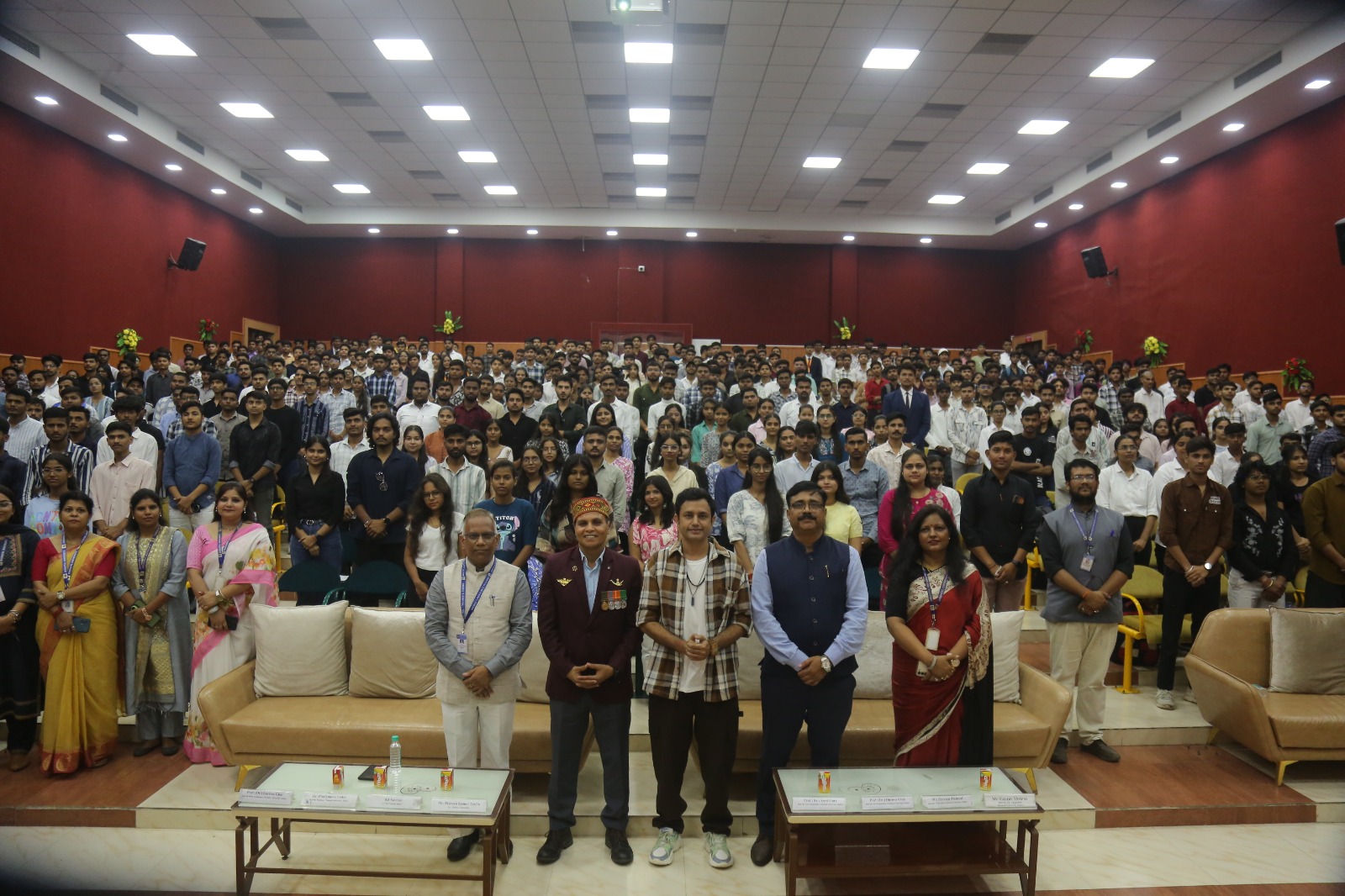 ओरिएंटल यूनिवर्सिटी दीक्षारम्भ 2025 : देशभक्ति और प्रेरणा से भरी नई शुरुआत