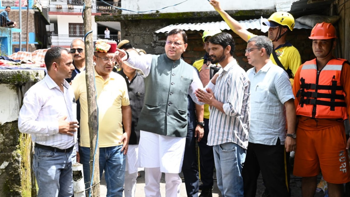 मुख्यमंत्री पुष्कर सिंह धामी ने जनपद की बड़कोट तहसील के स्यानाचट्टी में आपदा प्रभावित क्षेत्र का किया स्थलीय निरीक्षण