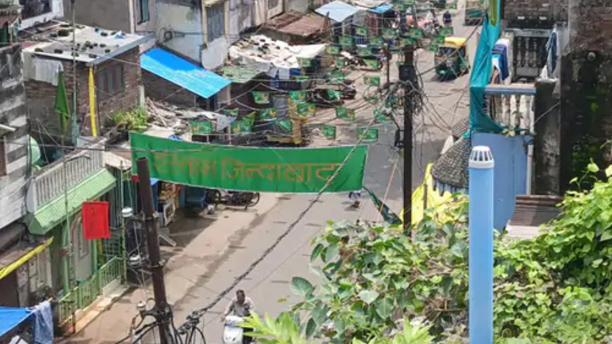 इस्लाम जिंदाबाद के बैनर से इंदौर में मचा बवाल, विश्व हिंदू परिषद के नेताओं ने किया विरोध, पुलिस ने तुरंत हटाए पोस्टर