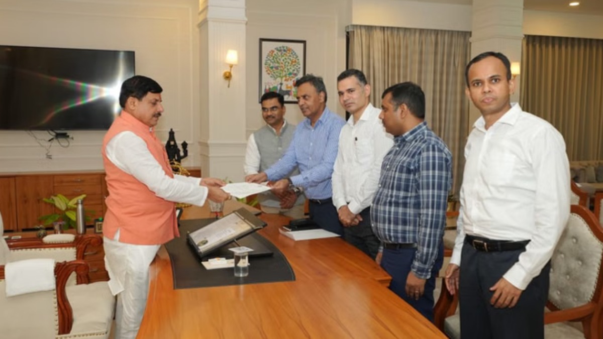 एमपी के विधायक-कलेक्टर विवाद में नया मोड़, IAS एसोसिएशन ने सीएम को लिखा पत्र, MLA के खिलाफ की सख्त कार्रवाई की मांग