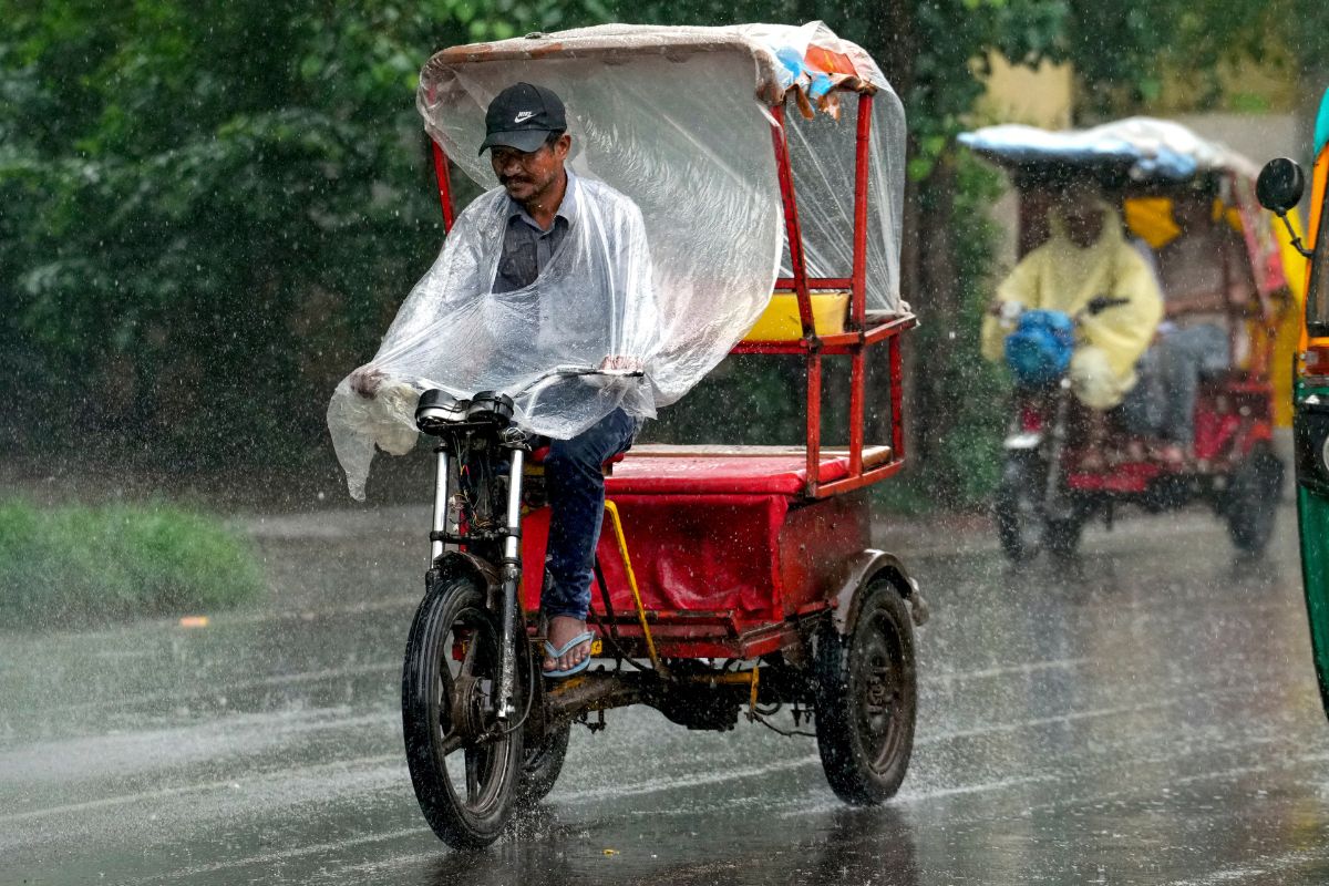 अगले 18 घंटों में इन राज्यों में आंधी-तूफान के साथ होगी भारी बारिश, IMD ने जारी किया अलर्ट