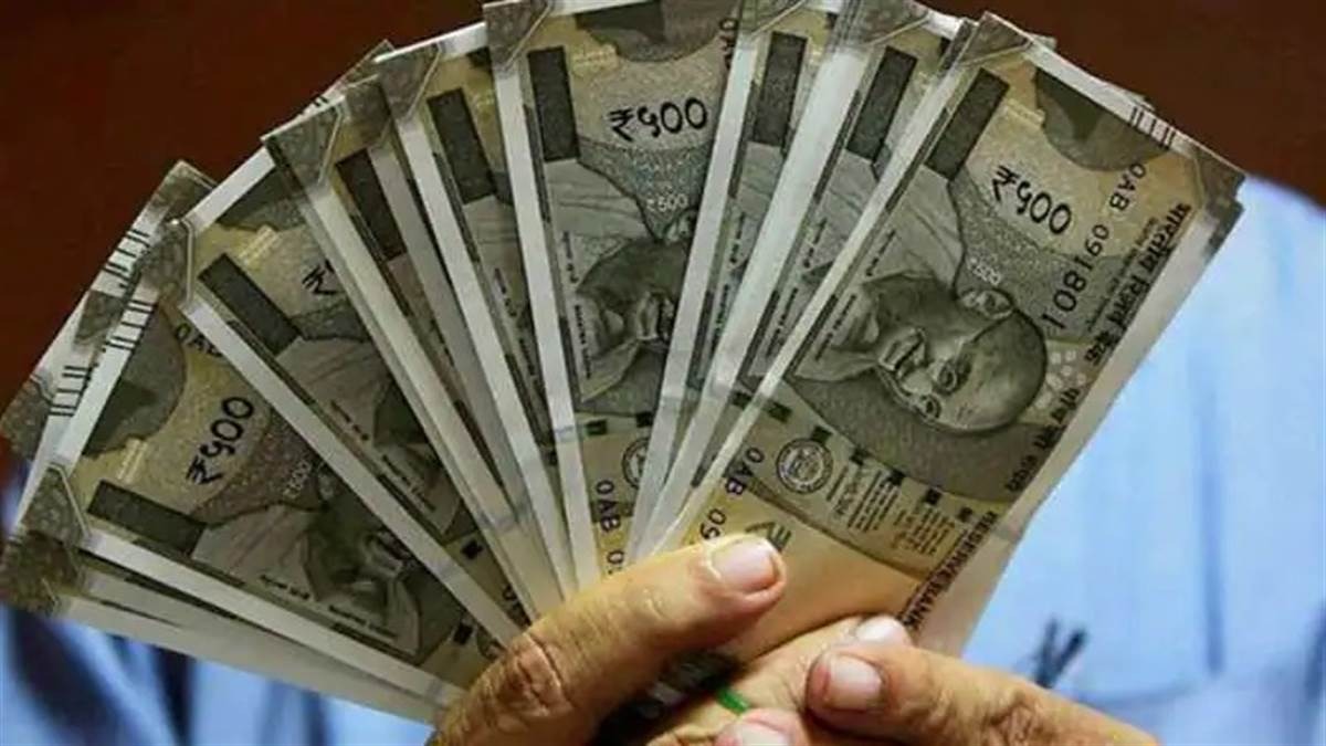 कर्ज़ और तंगी से छुटकारा चाहिए? हथेली पर लिखें ये शब्द, खुल जाएंगे भाग्य के दरवाज़े
