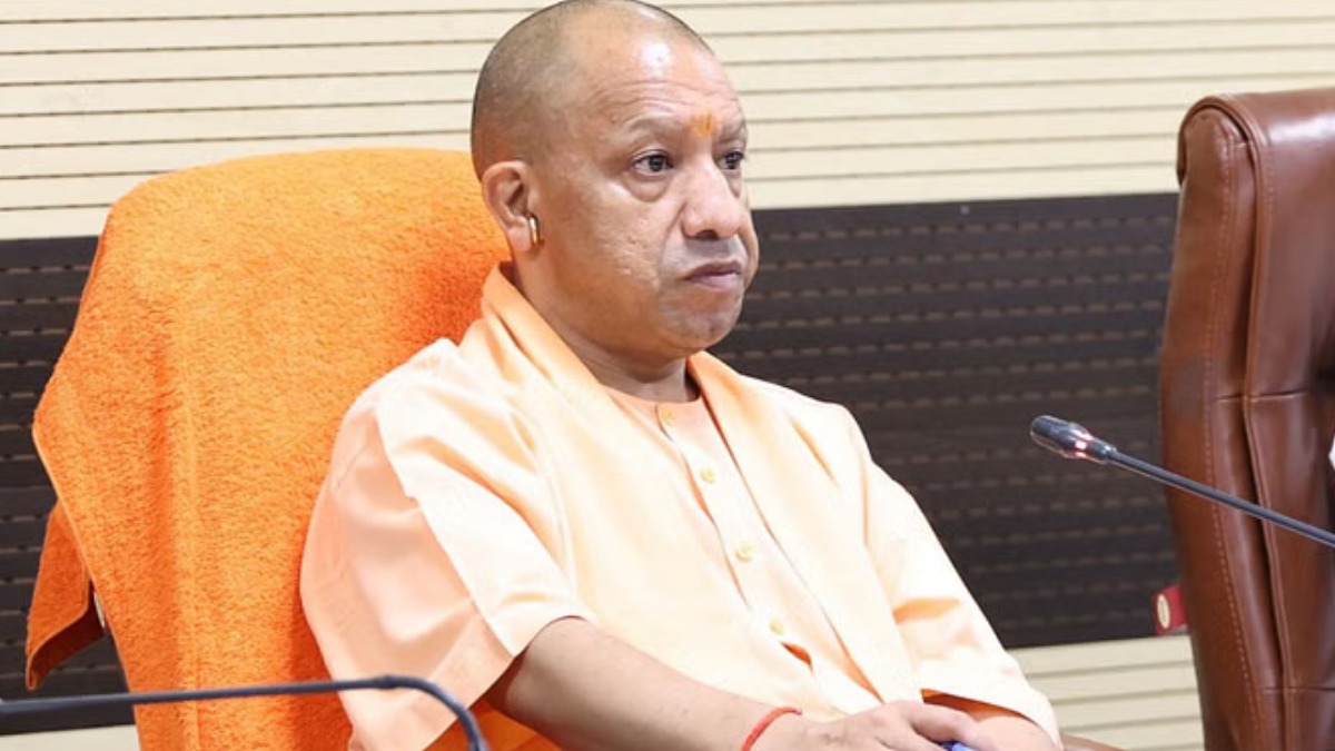LLB छात्रों पर हुए लाठीचार्ज पर सीएम योगी ने जताई नाराजगी, CO समेत अन्य अधिकारीयों पर होगी कड़ी कार्रवाई