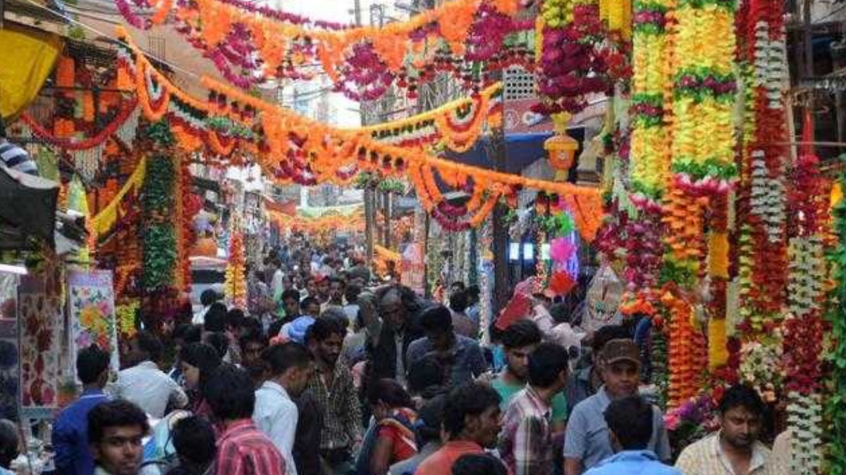 भोपाल के बाजारों में दिख रहा GST में बदलाव का असर, त्योहारों से पहले स्टॉक बढ़ाने में जुटे व्यापारी