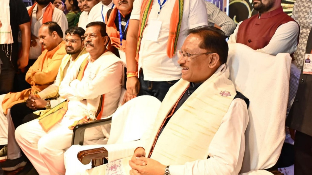 विविध पौराणिक प्रसंगों एवं आधुनिक घटनाओं पर आधारित सुसज्जित झांकियां बनी आकर्षण का केंद्र: झांकियों को देखने रायपुर में उमड़ा जनसैलाब