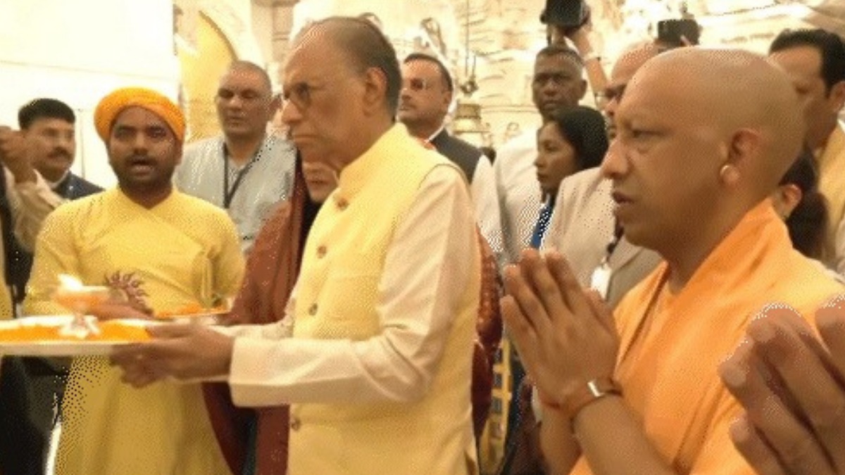 मॉरीशस के PM पहुंचे अयोध्या, पत्नी संग किए राम लला के दर्शन, सीएम योगी भी रहे मौजूद