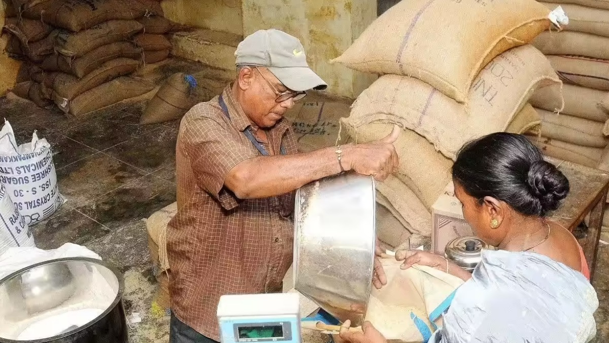 अब नहीं रुकेगा आपका राशन, कलेक्टर के निर्देश पर शुरू हुई पर्ची वितरण की नई व्यवस्था, दूर हुई 15 हजार लोगों की परेशानी