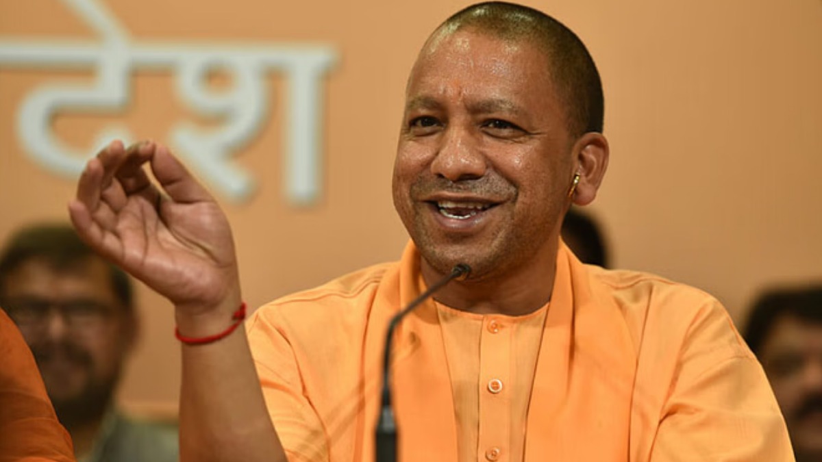 शिक्षकों को योगी सरकार का बड़ा तोहफा, बेसिक से लेकर अल्पसंख्यक विभाग के अध्यापकों को भी मिलेगा कैशलेस चिकित्सा का लाभ