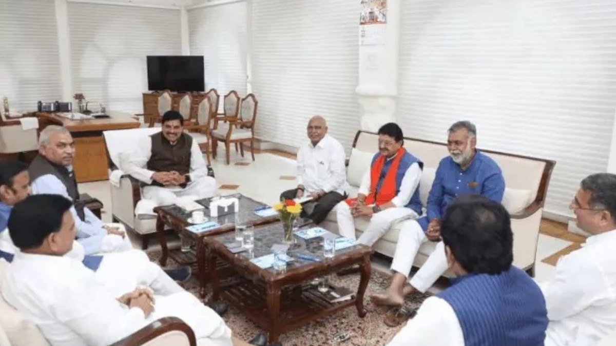 सीएम हाउस में हुई हाईलेवल मीटिंग, इस खास मुद्दे पर हुई चर्चा, मुख्यमंत्री मोहन यादव और शिवप्रकाश भी रहे मौजूद