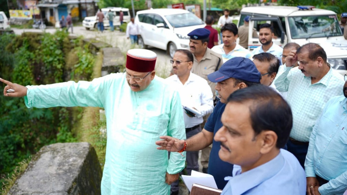 महाराज ने आपदा प्रभावित कार्यों का किया स्थलीय निरीक्षण, तमसा नदी पर फोल्डिंग ब्रिज की संभावना पर अधिकारियों को दिए निर्देश