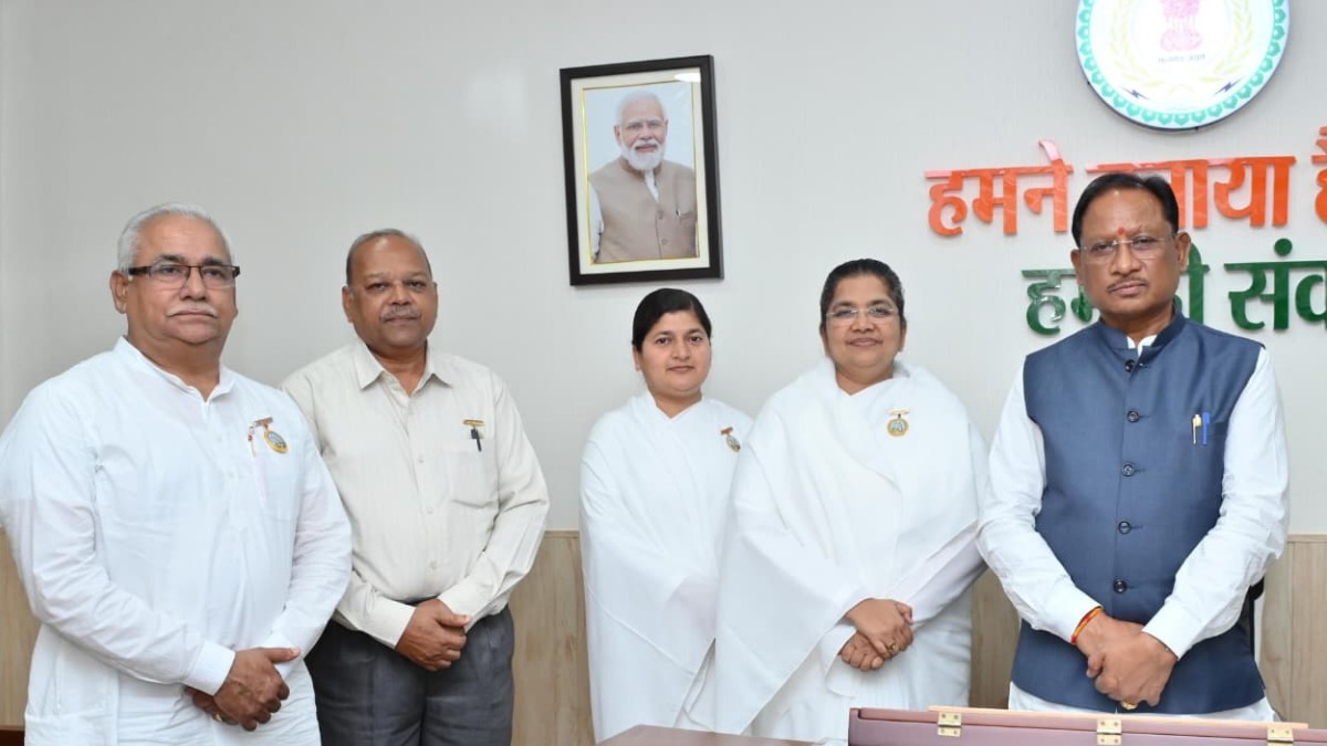 मुख्यमंत्री विष्णु देव साय से प्रजापिता ब्रह्माकुमारी ईश्वरीय विश्वविद्यालय के प्रतिनिधि मण्डल की सौजन्य मुलाकात