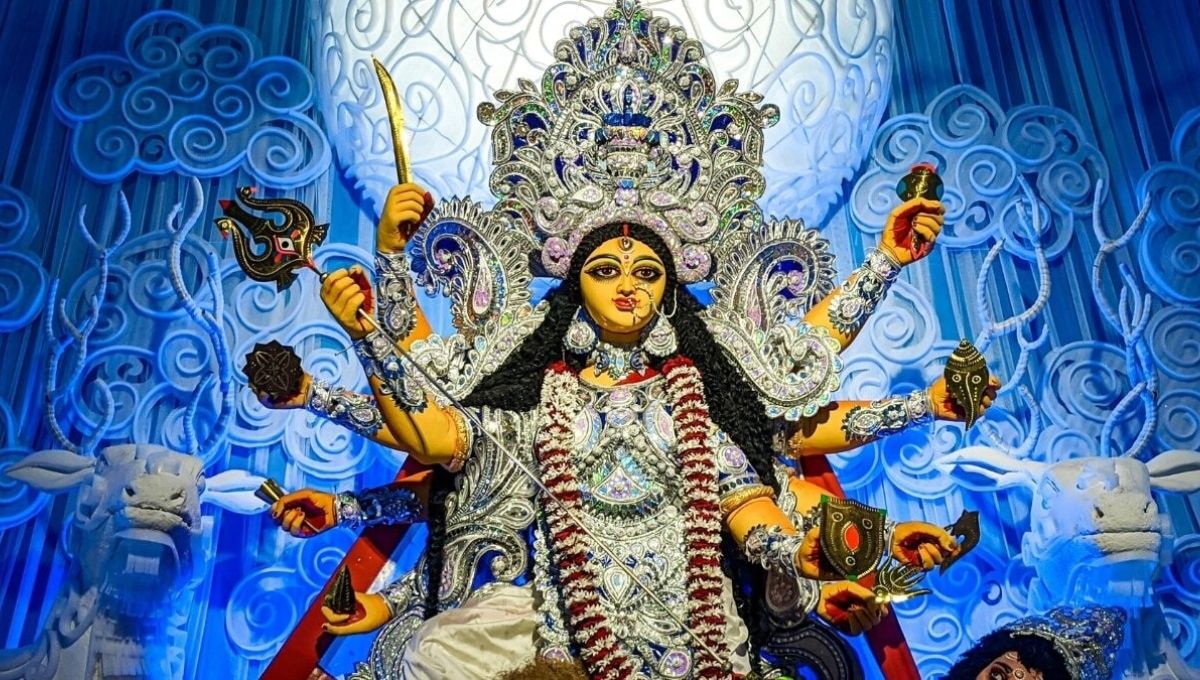 Navratri 2025 : घर में झाड़ू बदलने से दूर होगी दरिद्रता, जानें क्या हैं धार्मिक मान्यता?