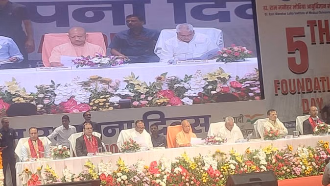 RML स्थापना दिवस पर सीएम योगी ने डॉक्टरों को किया सम्मानित, मरीजों के प्रति अच्छा व्यव्हार रखने पर दिया जोर