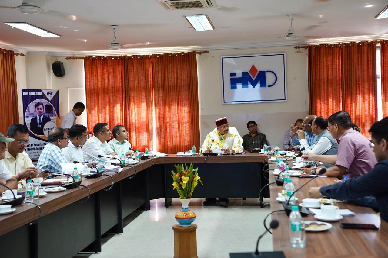 समन्वय समिति की बैठक में विभागीय अधिकारियों को मंत्री सतपाल महाराज ने दिए कड़े निर्देश