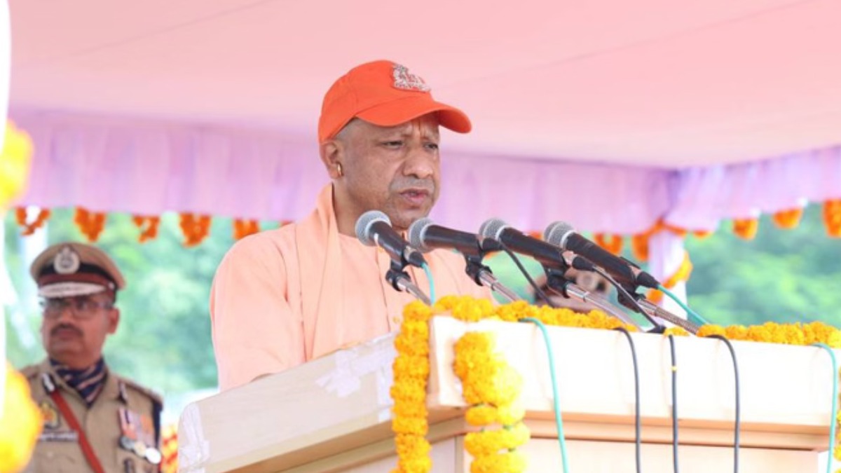 सीएम योगी ने किया पुलिस कर्मियों का अभिनंदन, अपराध नियंत्रण और सामाजिक सद्भाव को भी सराहा