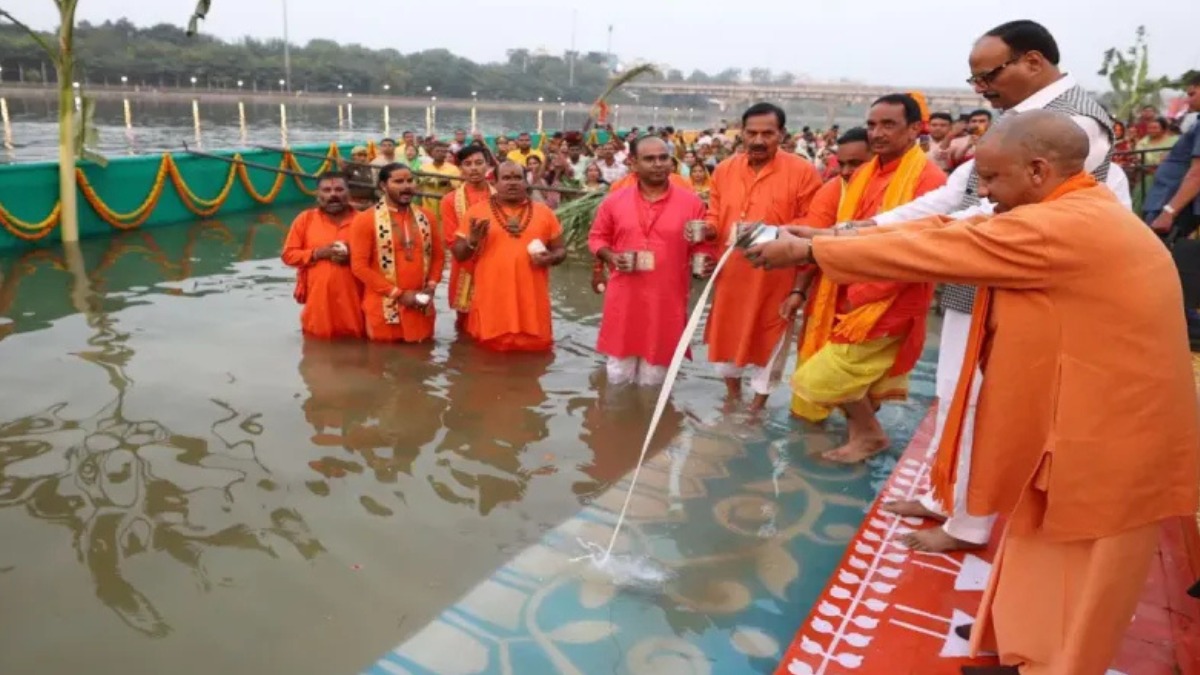 गोमती किनारे सजाया गया लक्ष्मण मेला मैदान, छठ महापर्व की तैयारियों में जुटा प्रशासन, सीएम योगी भी अर्पित करेंगे अर्घ्य
