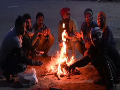 एमपी में बढ़ी सर्दी, बर्फीली हवाओं ने गिराया तापमान, IMD ने जारी किया अलर्ट, जल्द शुरू होगी कड़ाके की ठंड