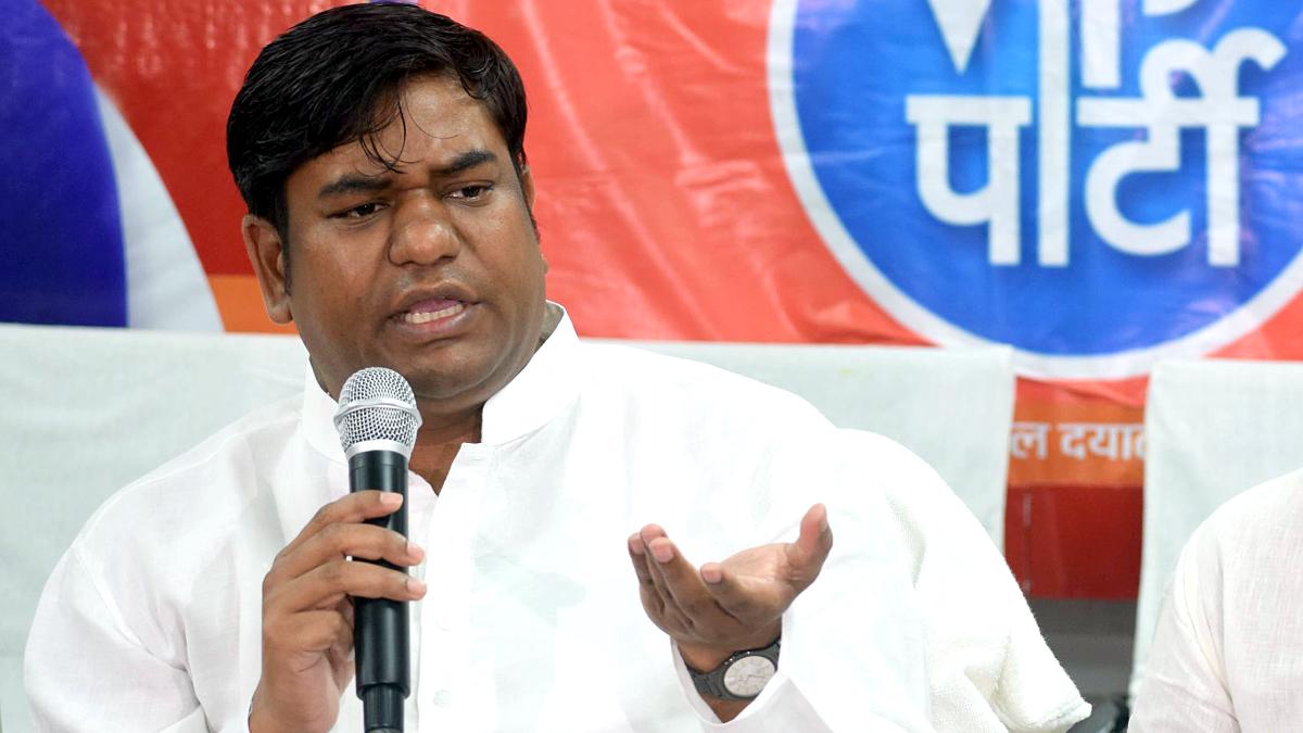 एनडीए को छोड़ना पड़ा भारी, डिप्टी सीएम बनने का सपना टूटा, एक भी सीट पर Mukesh Sahani की पार्टी को नहीं मिली बढ़त