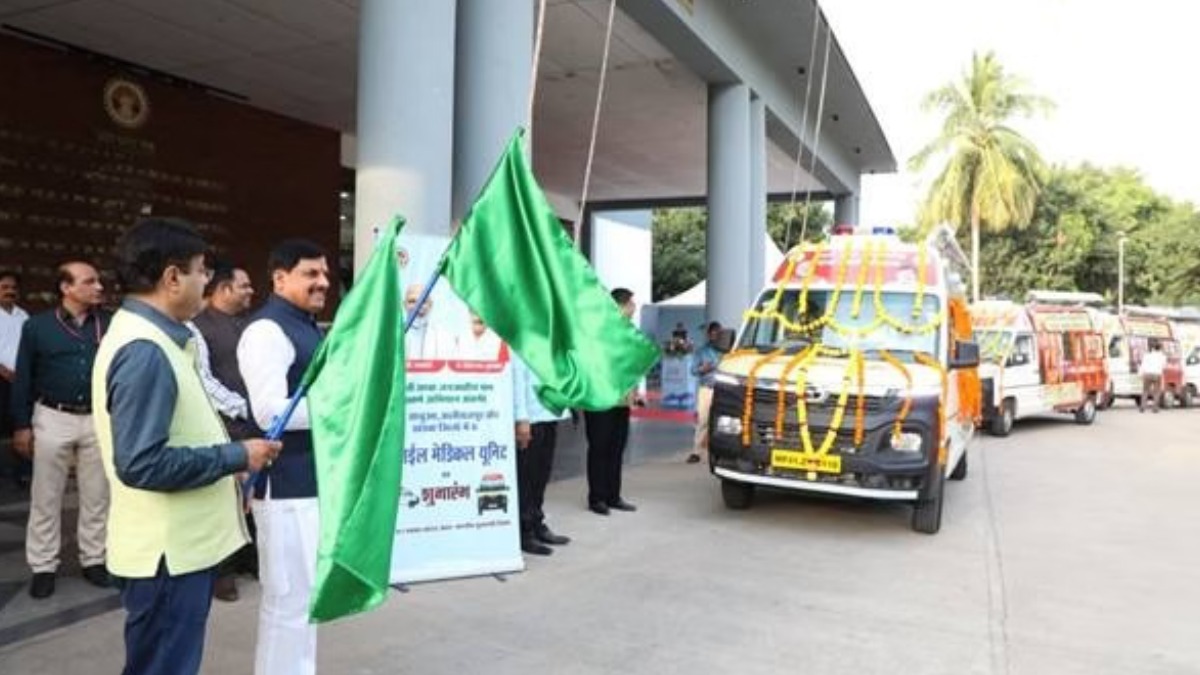 जनजातीय सशक्तिकरण की नई राह, सीएम यादव ने 6 मोबाइल मेडिकल यूनिट को दिखाई हरी झंडी