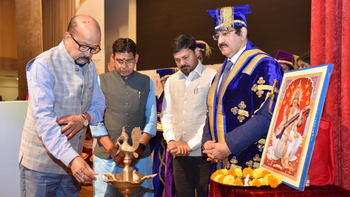 छत्तीसगढ़ में हर क्षेत्र में है आगे बढ़ने की संभावनाएं – डेका