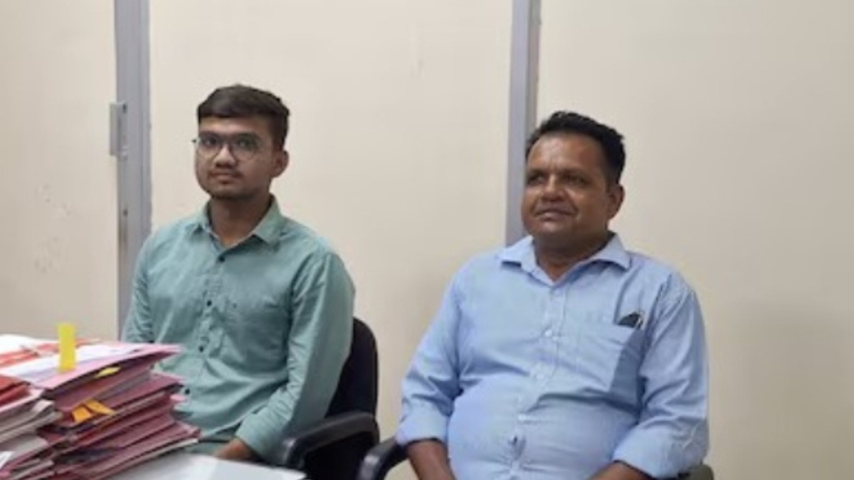 IAS सृष्टि देशमुख के ड्राइवर का बेटा बना अफसर, MPPSC 2023 में ऋतिक सोलंकी को मिली दोहरी सफलता