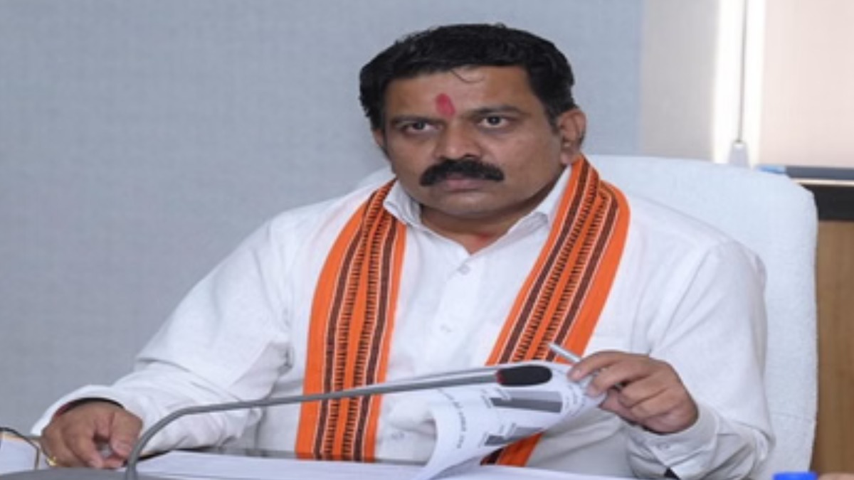 डिप्टी सीएम विजय शर्मा ने पुनर्वास केंद्र में की समीक्षा, सरेंडर कर चुके युवाओं को आत्मनिर्भर बनाने के दिए निर्देश