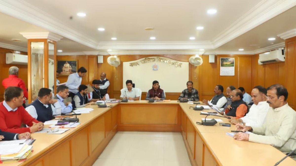 महापौर परिषद की बड़ी बैठक, BRTS की जगह नए डिवाइडर को मिली मंजूरी, तीन एजेंसियों को मिला काम