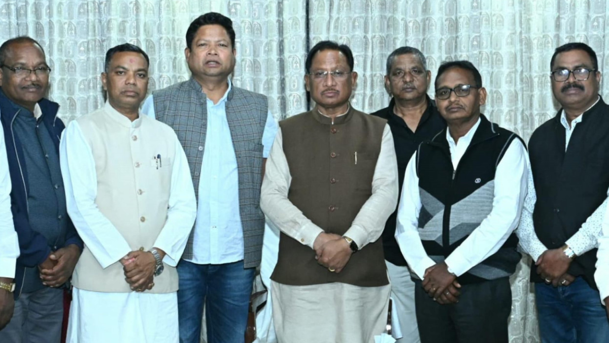 मुख्यमंत्री विष्णुदेव साय से हल्बा-हल्बी समाज के प्रतिनिधिमण्डल ने की सौजन्य मुलाकात