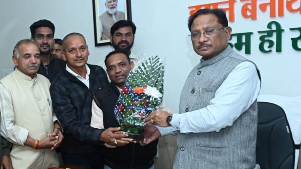 मुख्यमंत्री विष्णु देव साय से कुंभकार समाज के प्रतिनिधि मंडल की सौजन्य मुलाकात