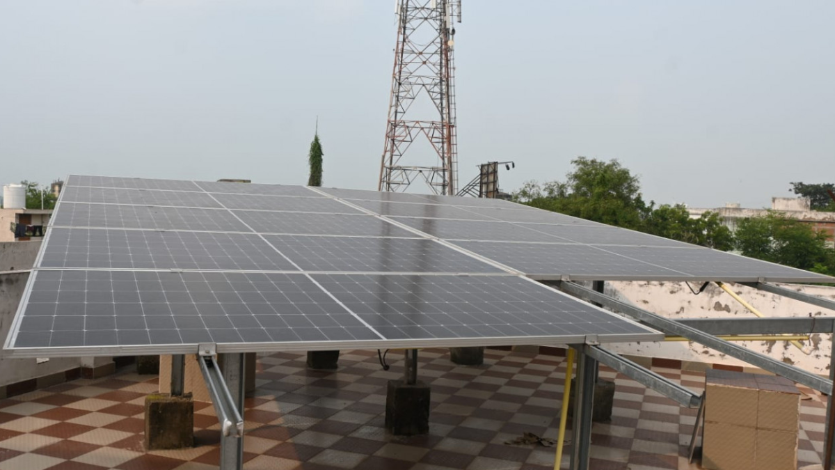 पीएम सूर्यघर मुफ्त बिजली योजना से सौर ऊर्जा को अपनाने लोगों में उत्साह