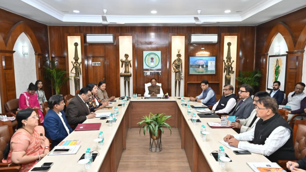 रक्षक पाठ्यक्रम छात्रों के सुरक्षित भविष्य गढ़ने में सहायक होगा – मुख्यमंत्री विष्णुदेव साय