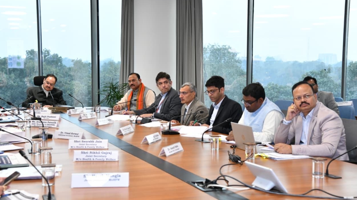 केंद्रीय स्वास्थ्य मंत्री नड्डा ने की प्रदेश की स्वास्थ्य स्थिति की उच्च स्तरीय समीक्षा