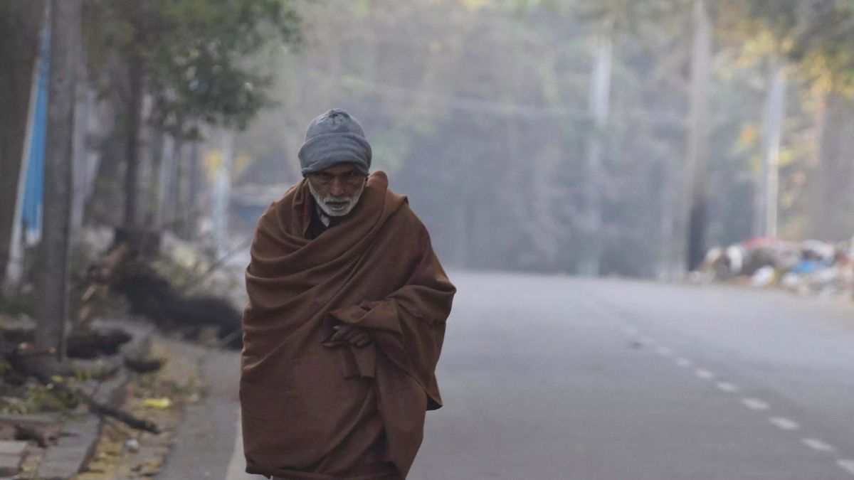 MP Weather : भोपाल-इंदौर में हाड़ कंपाने वाली ठंड, 4.3 डिग्री तक लुढ़का पारा, दृश्यता 50 मीटर से भी कम