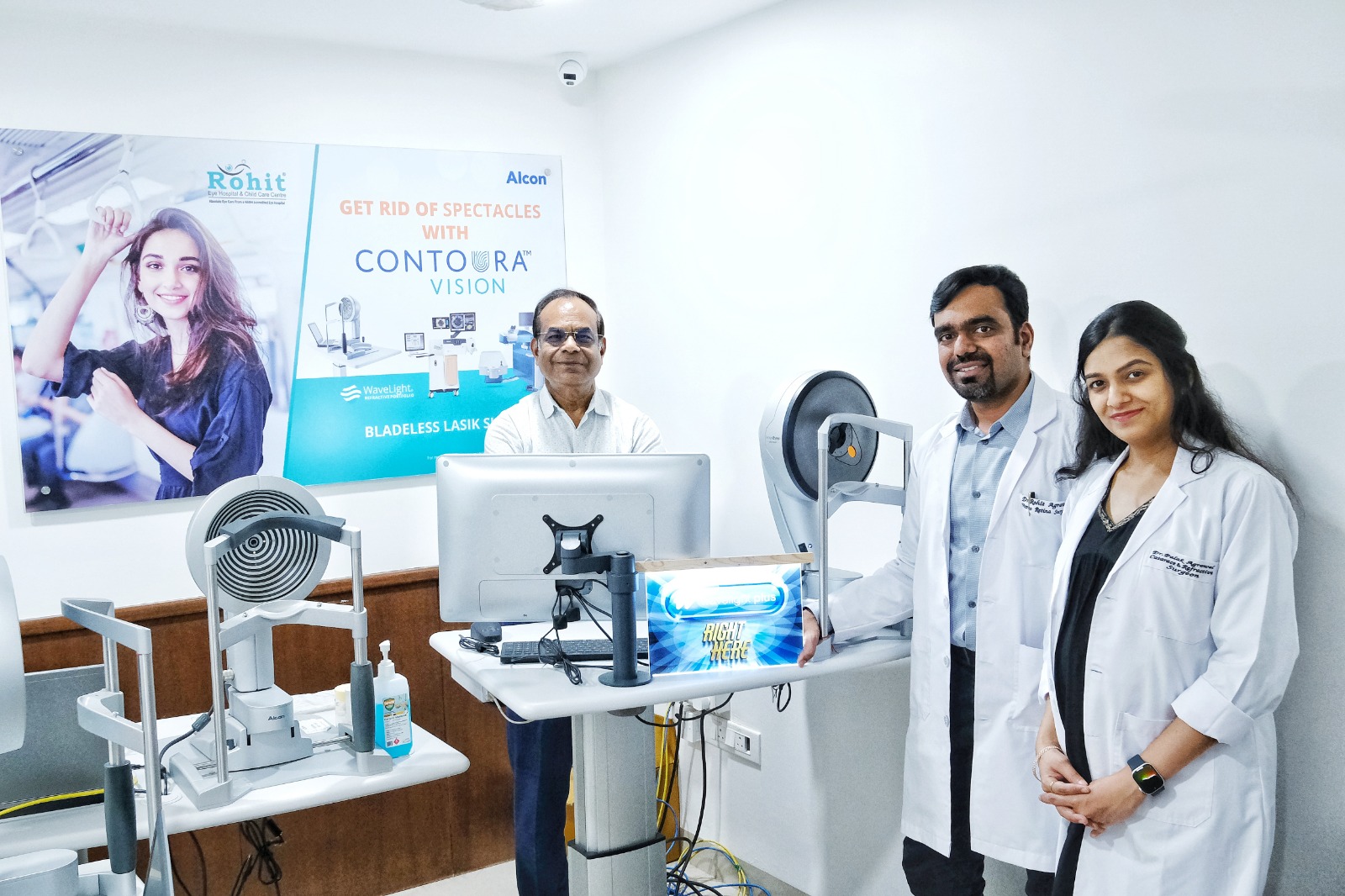 रोहित आई हॉस्पिटल इंदौर वेवलाइट प्लस लेसिक तकनीक से दे रहा सुपर विज़न