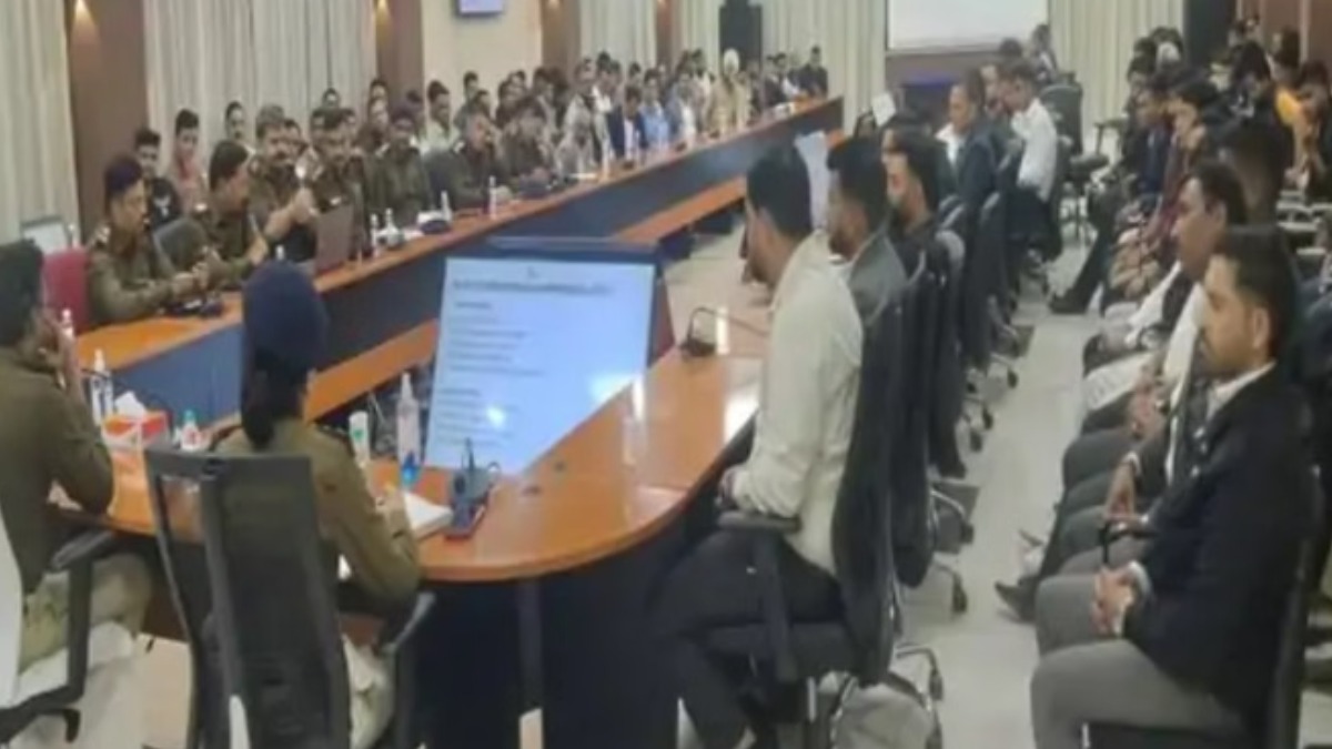 नए साल के जश्न से पहले इंदौर पुलिस अलर्ट, आयोजकों के साथ हुई अहम बैठक, 31 दिसंबर को बिना आईडी नहीं मिलेगी एंट्री