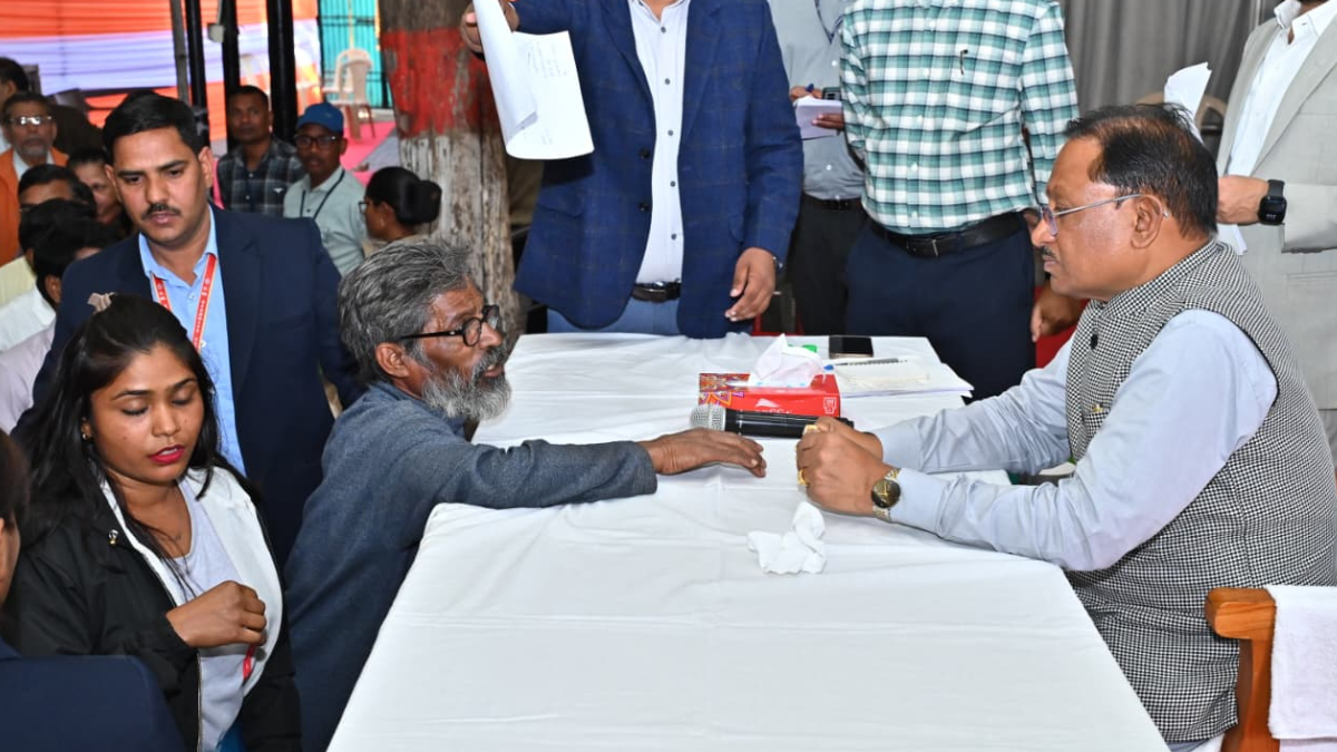 मुख्यमंत्री ने जनदर्शन में तत्काल राशन कार्ड बनाने के दिए निर्देश, मिलेगा शासकीय योजनाओं का लाभ