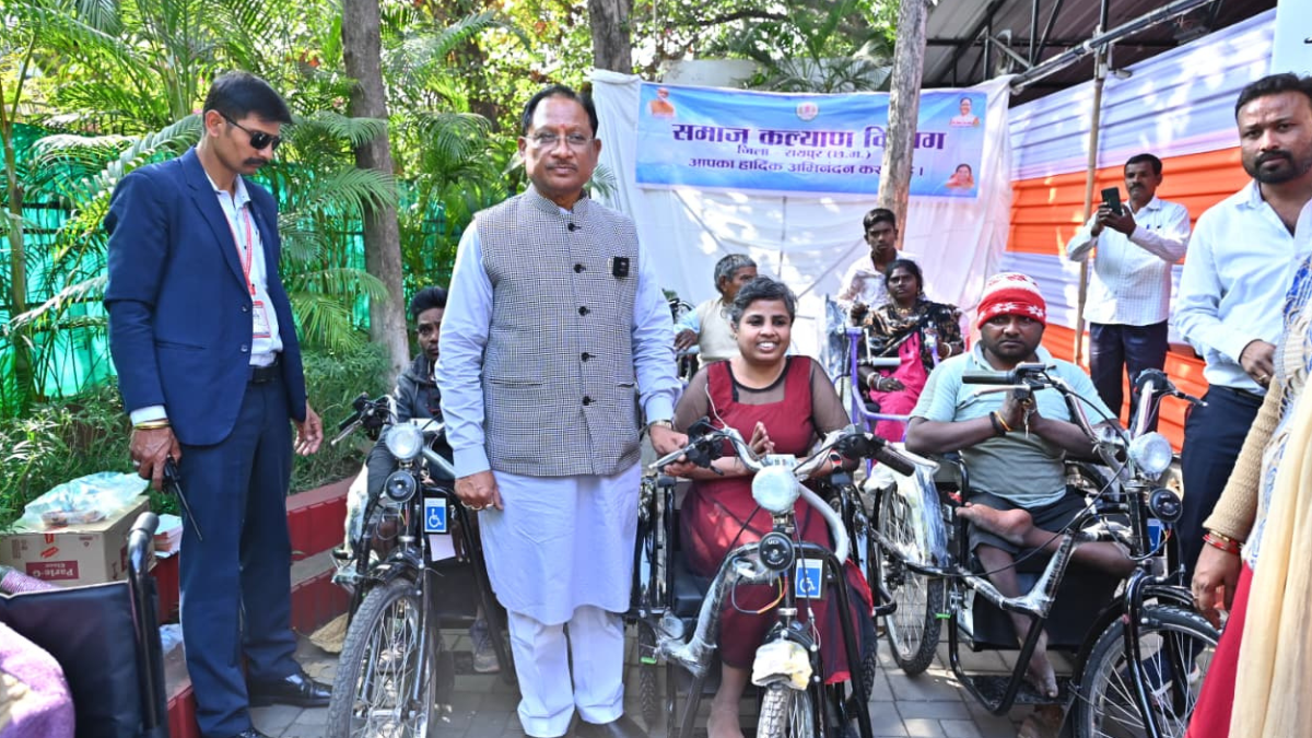 मुख्यमंत्री जनदर्शन में दिव्यांगजनों को मिली राहत
