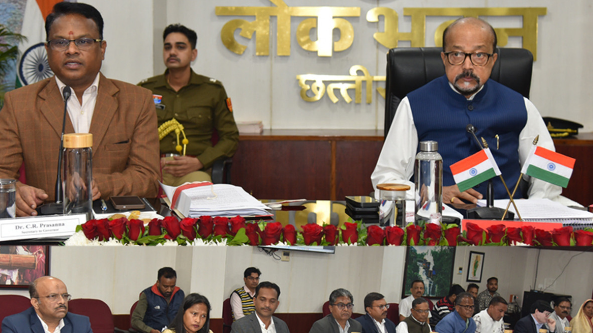 राज्यपाल रमेन डेका की पहल पर गोद ग्रामों में माह मार्च तक योजनाओं के शत-प्रतिशत क्रियान्वयन का लक्ष्य