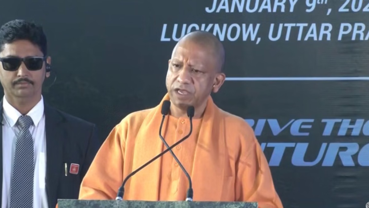 लखनऊ में ई-मोबिलिटी का नया अध्याय, सीएम योगी ने ई-व्हीकल प्लांट का किया उद्घाटन