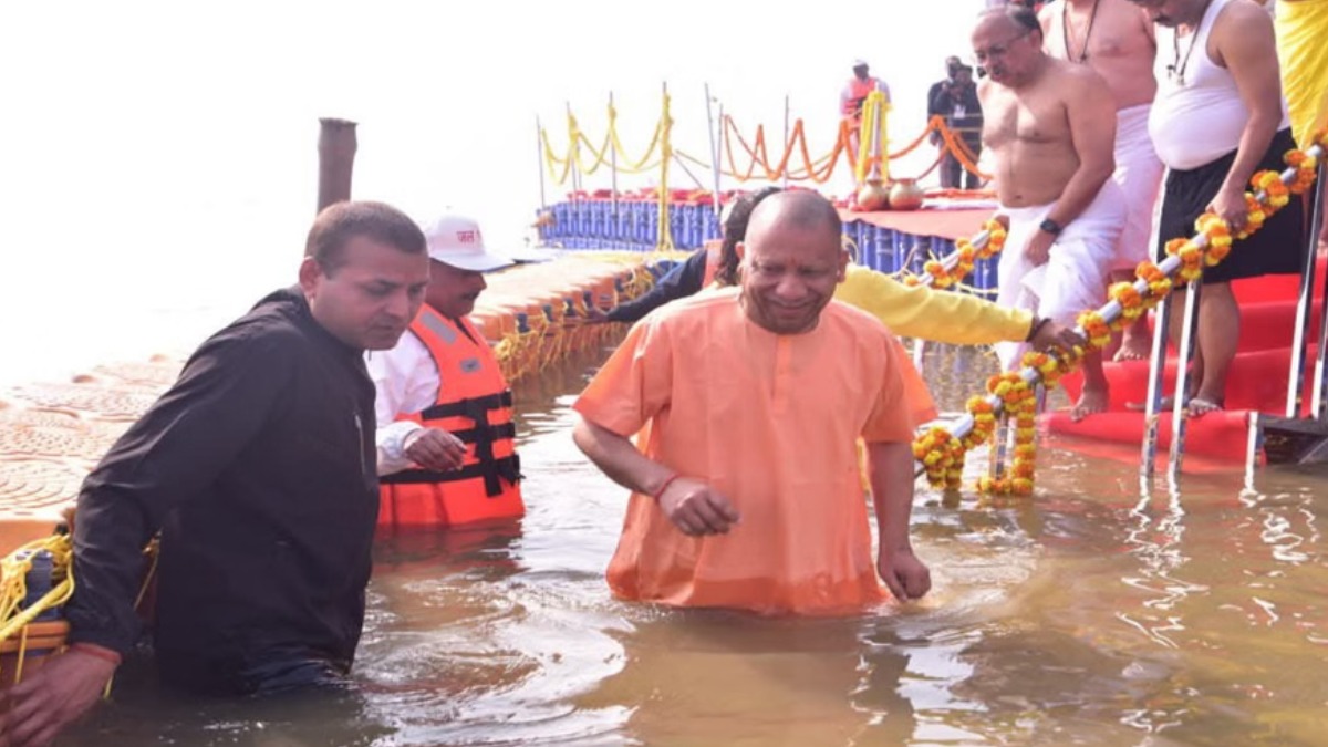 योगी आदित्यनाथ का विपक्ष पर हमला, हिंदू समाज को तोड़ने का लगाया आरोप