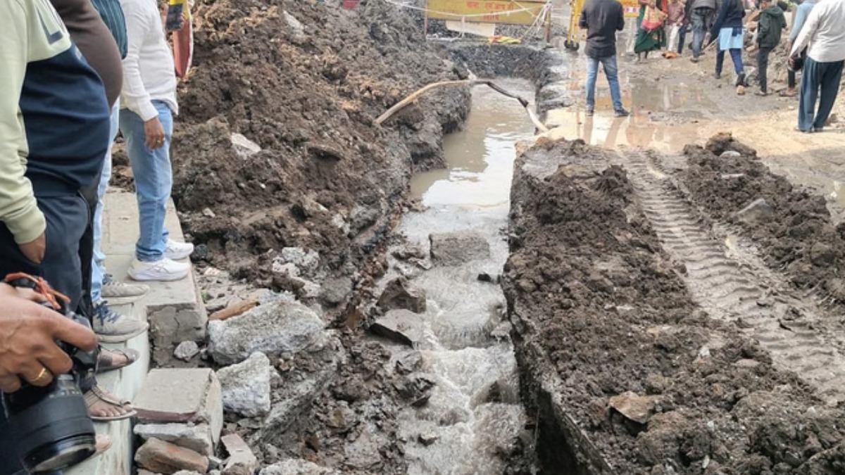 भागीरथपुरा में साफ पानी का संकट बरकरार, 20 किलोमीटर तक बदलेगी लाइन