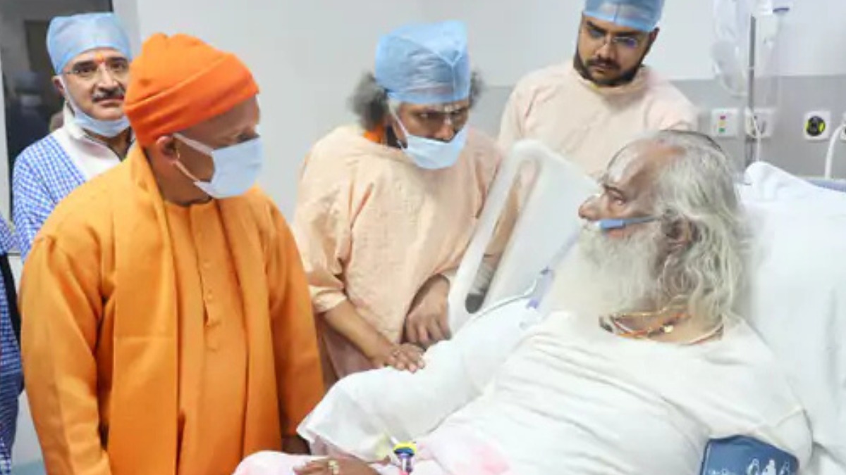 महंत नृत्य गोपाल दास की हालत नाजुक, सीएम योगी ने अस्पताल पहुंचकर जाना हाल