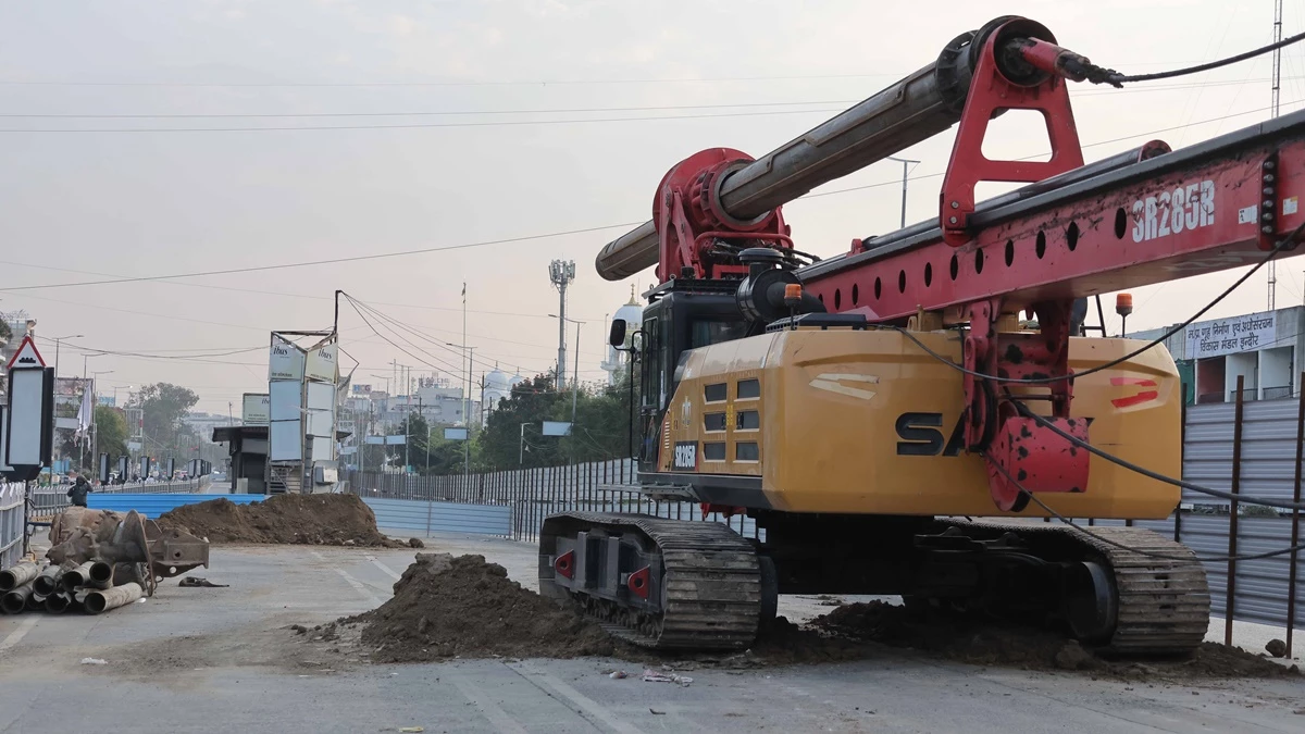 इंदौर में एबी रोड पर एलिवेटेड ब्रिज निर्माण को मिली रफ्तार, कई चौराहों के फ्लाईओवर प्रोजेक्ट अब भी अधूरे