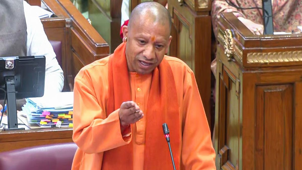 विधानसभा में गालिब के शेर से CM योगी का सपा पर तंज, बोले- ‘पहले वन डिस्ट्रिक्ट-वन माफिया था, अब यूपी उत्सव प्रदेश है’