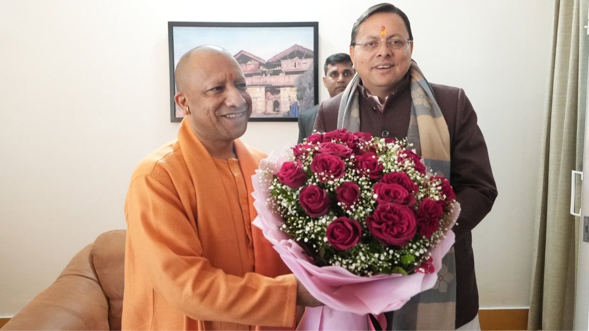 उत्तराखंड दौरे पर सीएम Yogi Adityanath, हरिद्वार महोत्सव में हुए शामिल, पैतृक गांव पंचूर भी जाएंगे